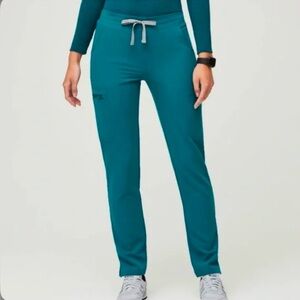 NWOT FIGS Pacific blue Yola skinny scrub pants size XS